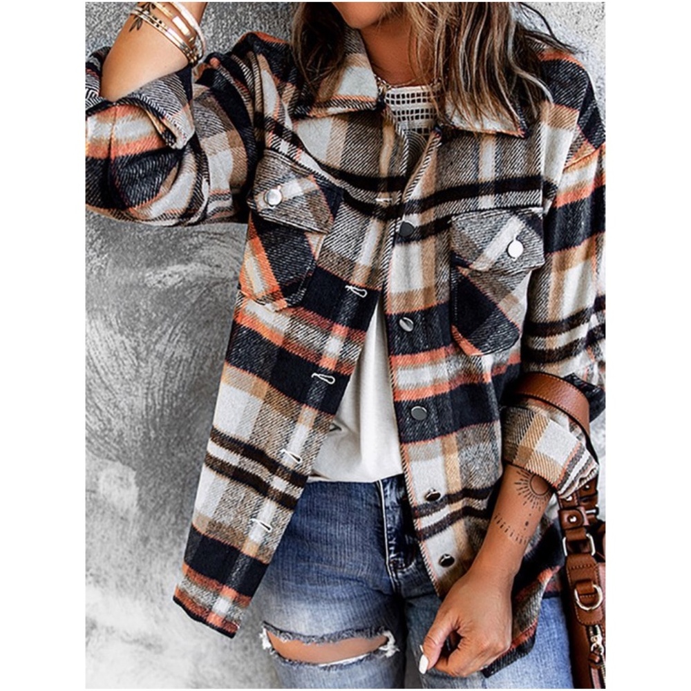 045 - NWT Cozy Plaid Button up Pocket Jacket Shacket